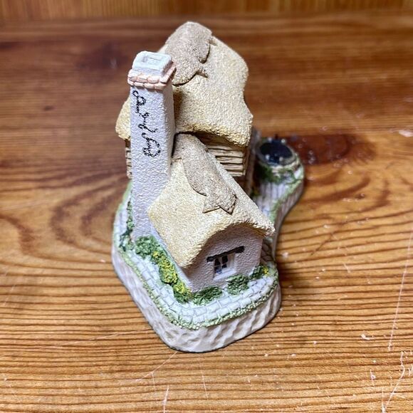 David Winter Cottages Birthstone Wishing Well 1992 December - Picture 7 of 8